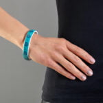 Tradicionális Türkizkék Lyukmintás Karperec