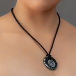 Fekete&Fehér Lyukmintás kicsi kerek medál