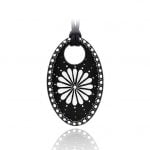 Fekete&Fehér Lyukmintás ovál medál