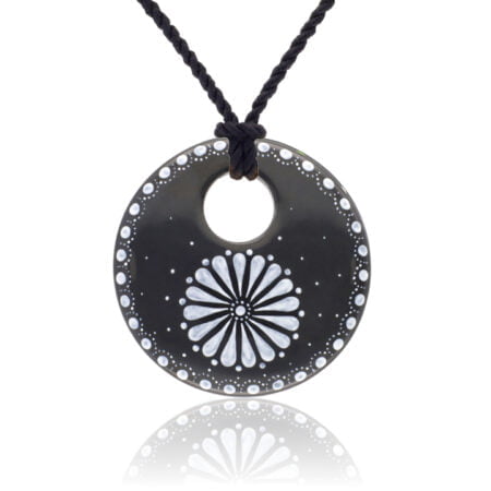 Fekete&Fehér Lyukmintás Finomporcelán Medál