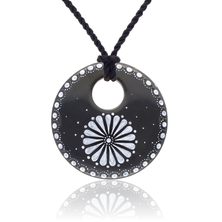 Fekete&Fehér Lyukmintás Finomporcelán Medál Fekete&Fehér Lyukmintás Finomporcelán Medál