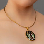 Art Deco Zöld Finomporceán Ovál Medál