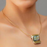 Csontváry Finomporcelán Arany Négyzetes Medál