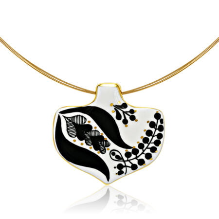 Prívesok z čierneho jemného porcelánu Sárközi