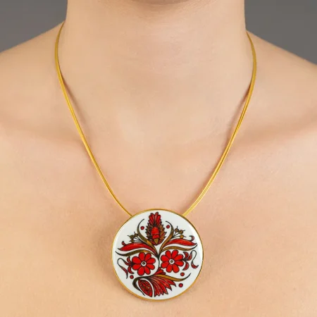 Palóc Piros Finomporcelán Medál (Kerek)