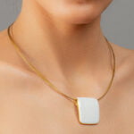 Minimalista Fehér&Arany Finomporcelán Négyzetes Medál