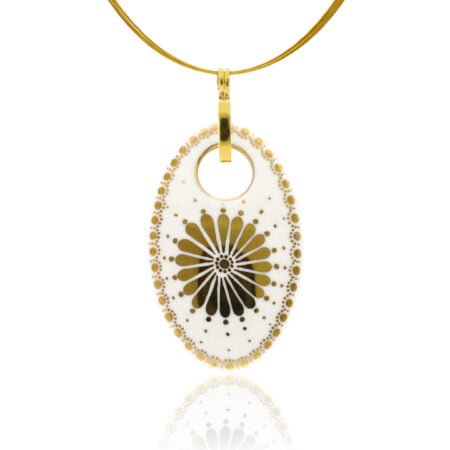 Fehér Lyukmintás Finomporcelán Ovál Medál