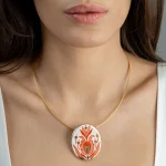 Sárközi Piros Ovál Finomporcelán Medál