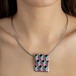 Pink – Platina Négyzetes Rokokó Medál