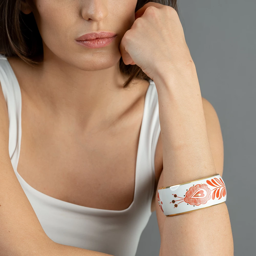 Sárközi Piros Finomporcelán Karperec Sárközi Piros Finomporcelán Karperec